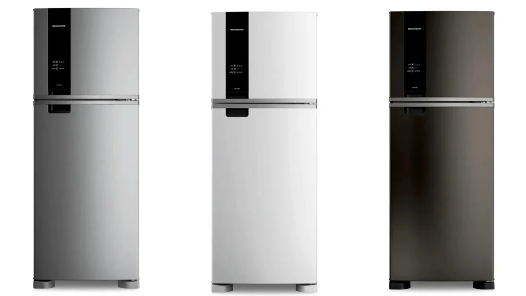 Geladeira Brastemp Frost Free Duplex BRM55 de 463 litros disponível nas cores inox, branca e black inox, com painel eletrônico externo e design moderno.