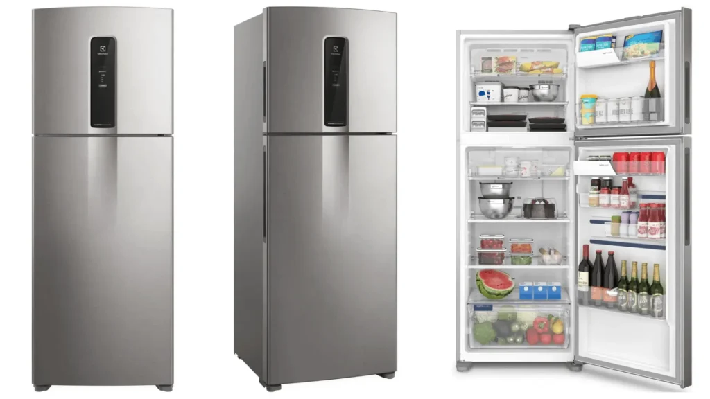 Geladeira Electrolux Frost Free Duplex Prata 480L Efficient IT70S Bivolt, vista fechada e aberta. Modelo duplex com acabamento em inox, painel digital na porta superior, amplo espaço interno de 480 litros com freezer de 128L, prateleiras ajustáveis, gaveta HortiNatura para frutas e verduras, compartimento IceMax e iluminação LED.